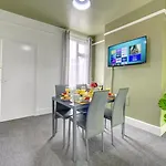 Central - 2Br House - Free Parking - Garden
