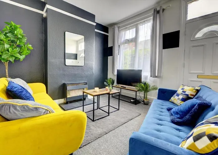 Central - 2Br House - Free Parking - Garden