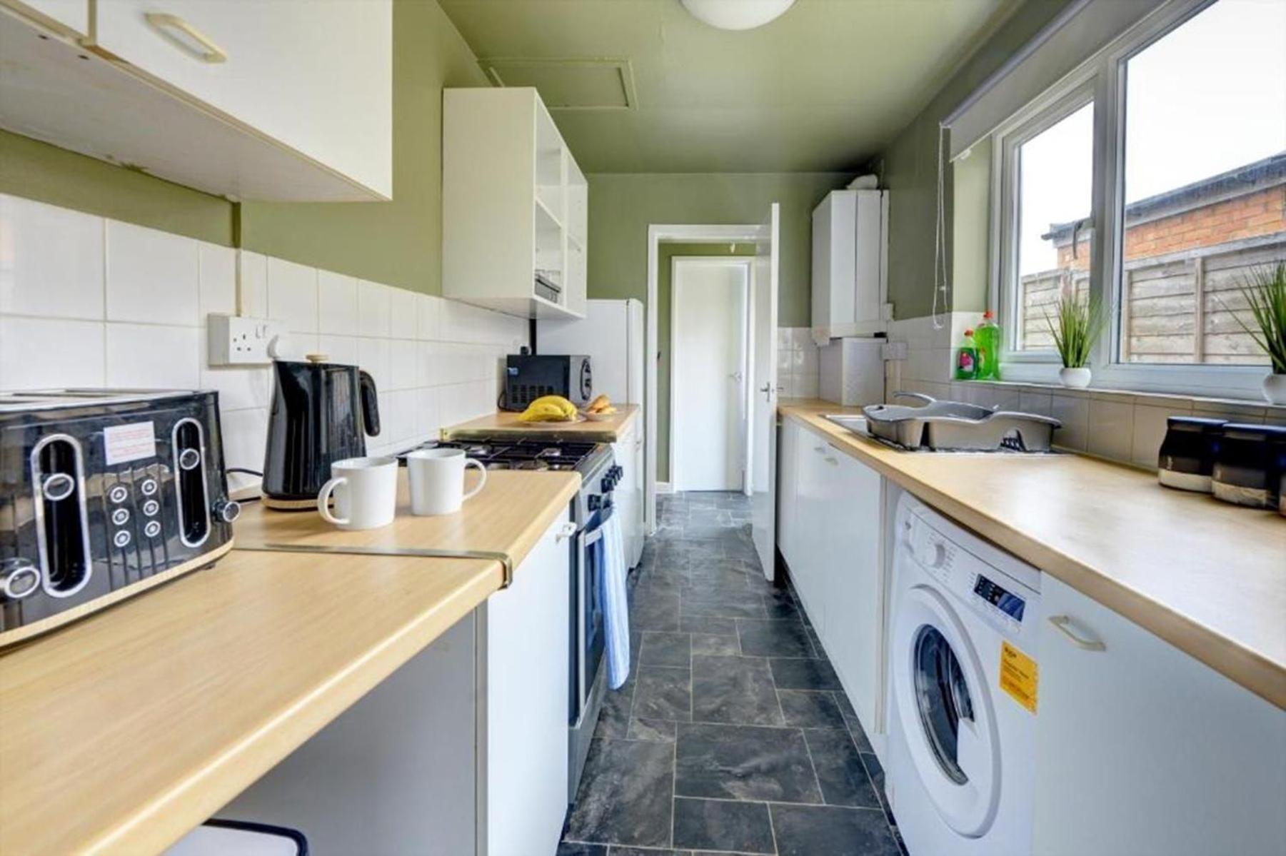 - 2br House - Free Parking - Garden * Coventry