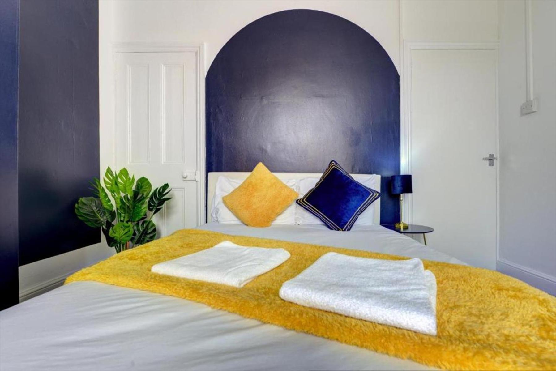 - 2br House - Free Parking - Garden Holiday home *